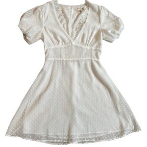 NWOT White mini dress with puffy sleeves XS
